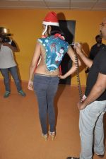 Chandi Perriera body paint in Mumbai on 11th Dec 2013